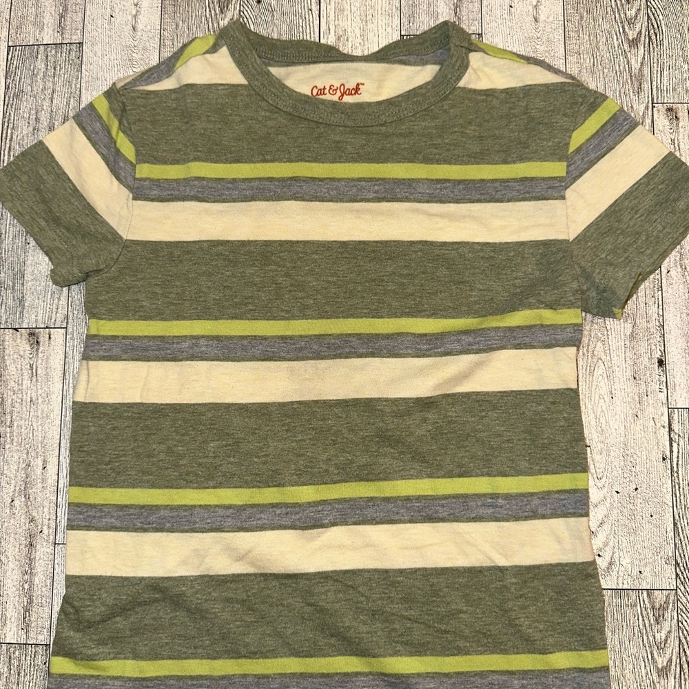 🌀🌀🌀 Cat & Jack Olive and Cream Striped Tee - Boys - Size XS